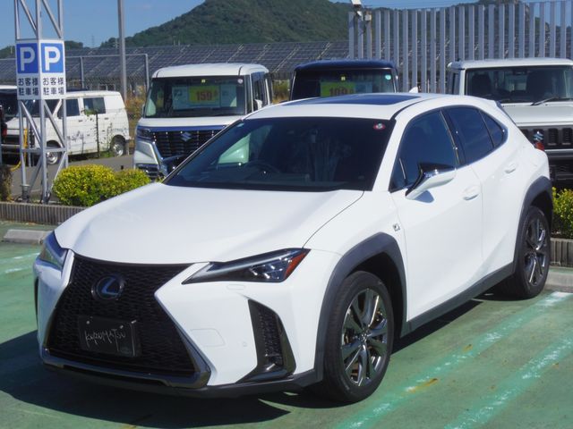 TOYOTA / LEXUS UX200