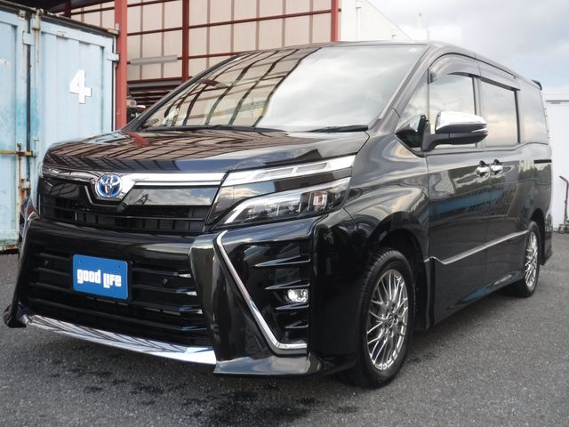 TOYOTA / VOXY HYBRID