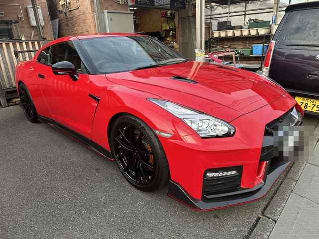 NISSAN / GT-R