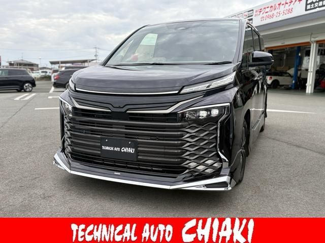 TOYOTA / VOXY HYBRID