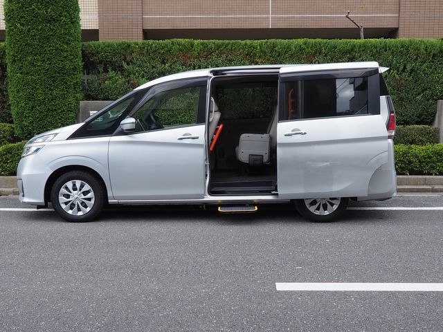 NISSAN / SERENA  WG