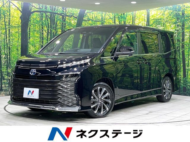 TOYOTA / VOXY HYBRID