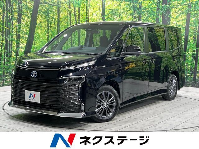 TOYOTA / VOXY HYBRID
