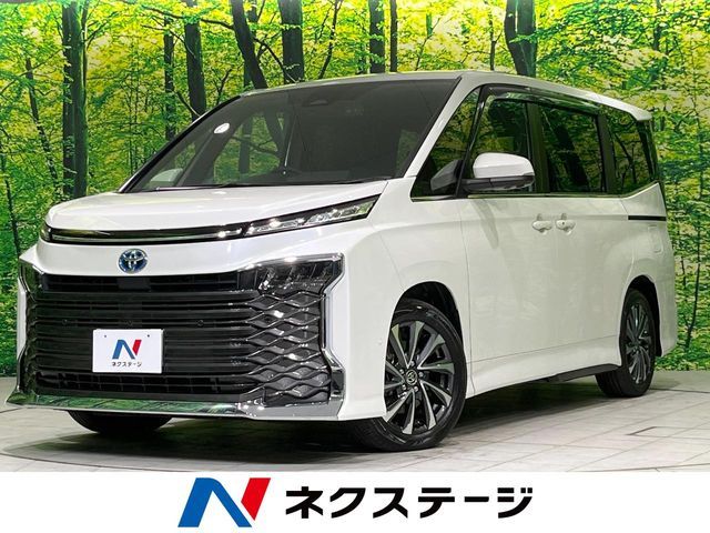 TOYOTA / VOXY HYBRID