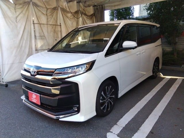 TOYOTA / NOAH HYBRID