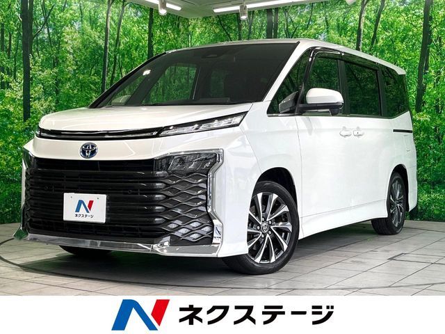 TOYOTA / VOXY HYBRID