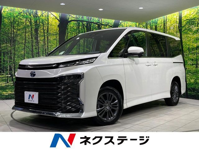 TOYOTA / VOXY HYBRID 4WD