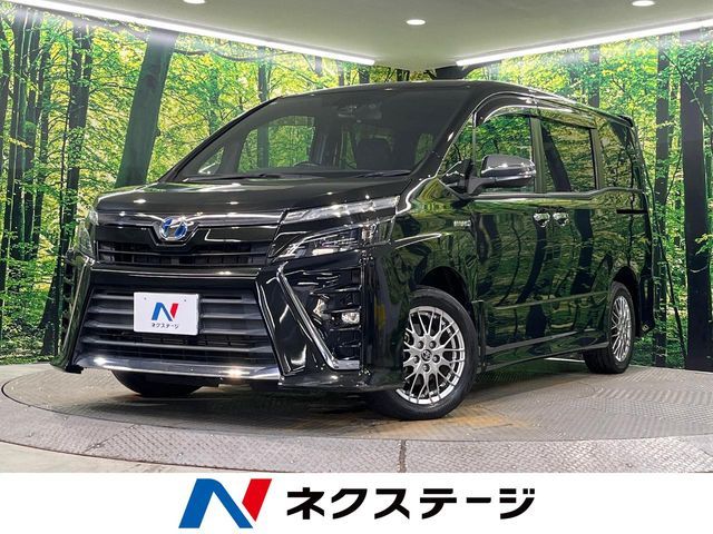 TOYOTA / VOXY HYBRID