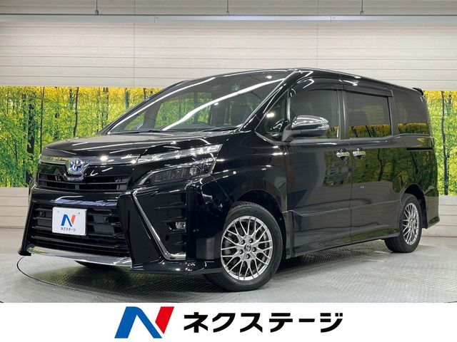 TOYOTA / VOXY HYBRID