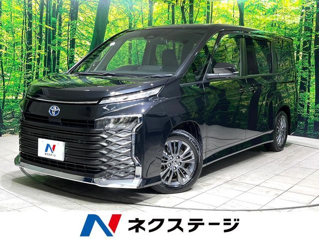 TOYOTA / VOXY HYBRID