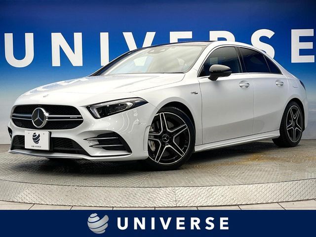 MERCEDES BENZ / MERCEDES AMG Aclass sedan