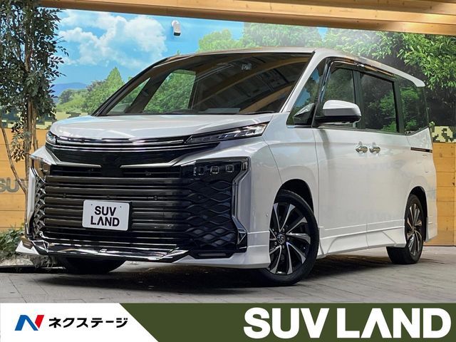 TOYOTA / VOXY HYBRID