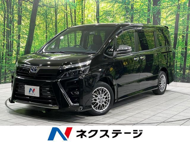 TOYOTA / VOXY HYBRID