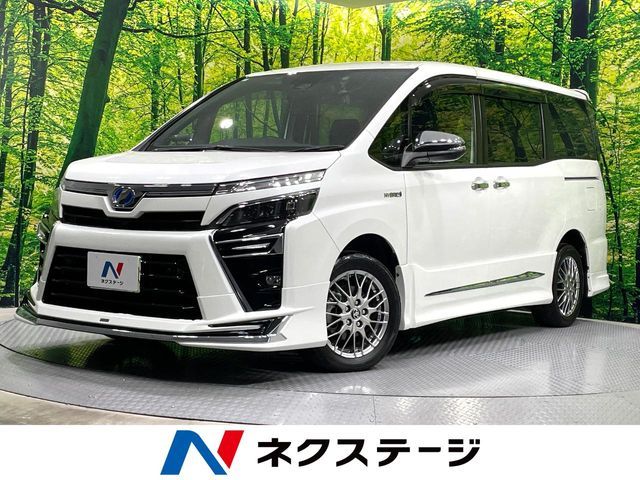 TOYOTA / VOXY HYBRID