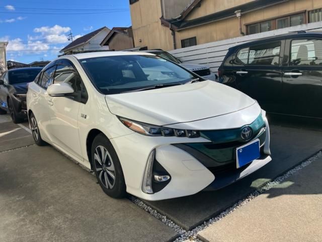 TOYOTA / プリウスＰＨＥＶ