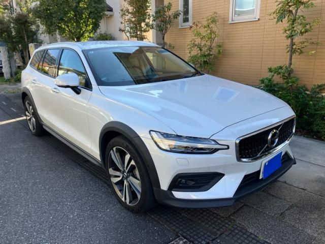 VOLVO / ボルボＶ６０クロスカントリー