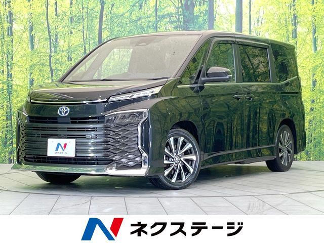 TOYOTA / VOXY HYBRID