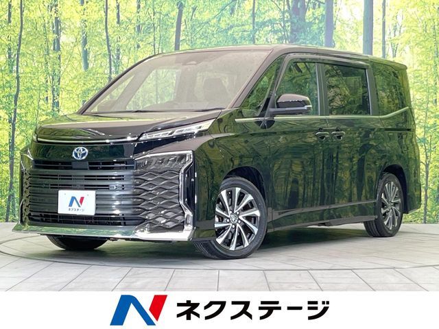TOYOTA / VOXY HYBRID