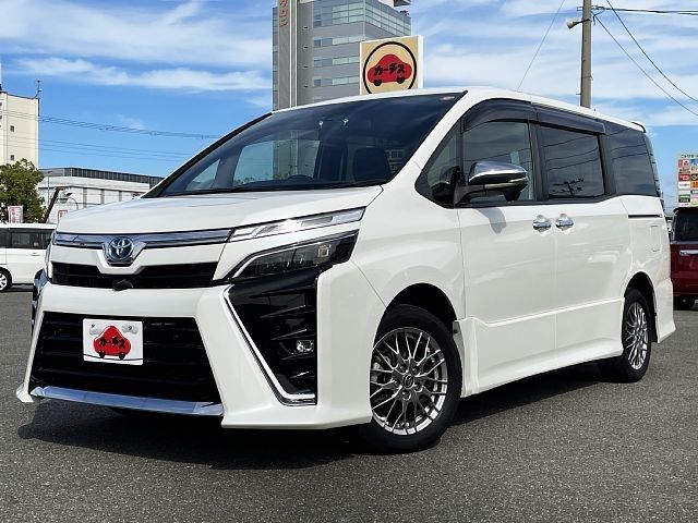 TOYOTA / VOXY HYBRID