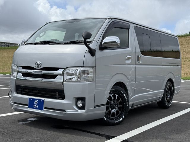 TOYOTA / HIACE van 4WD