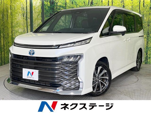 TOYOTA / VOXY HYBRID