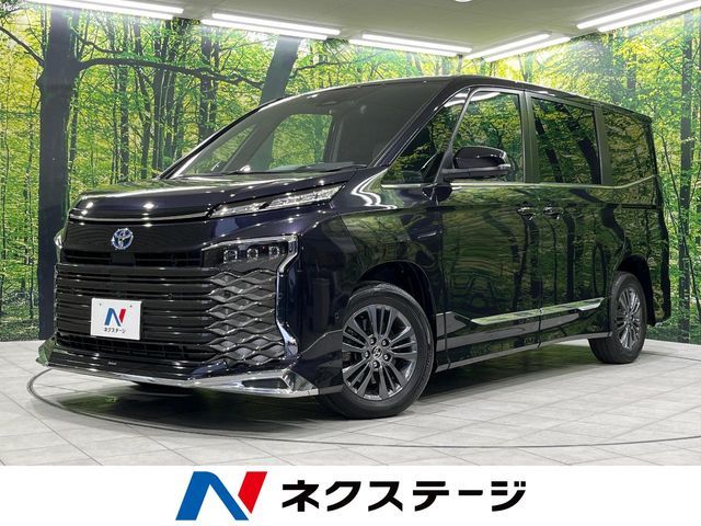 TOYOTA / VOXY HYBRID 4WD