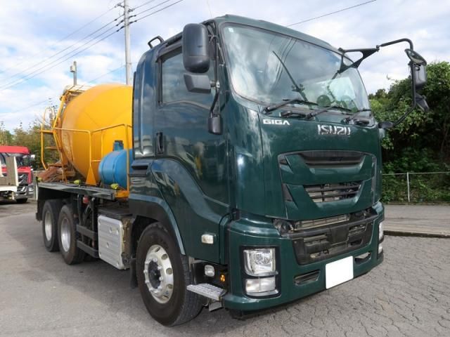 ISUZU / GIGA