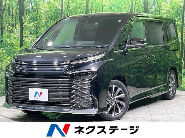 TOYOTA / VOXY HYBRID