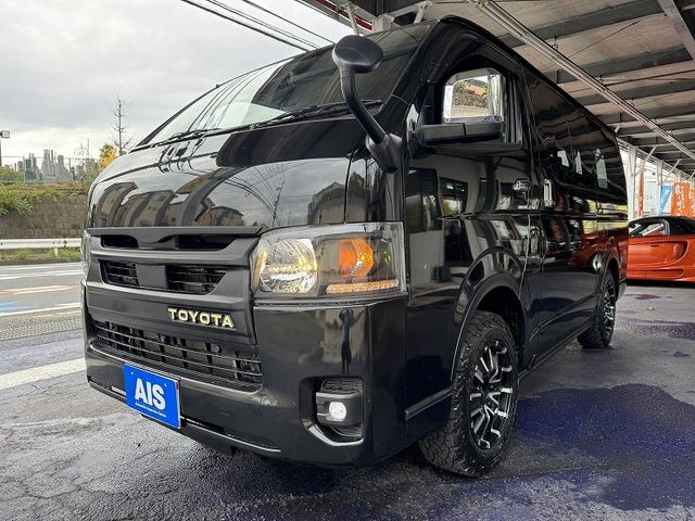TOYOTA / HIACE van 4WD