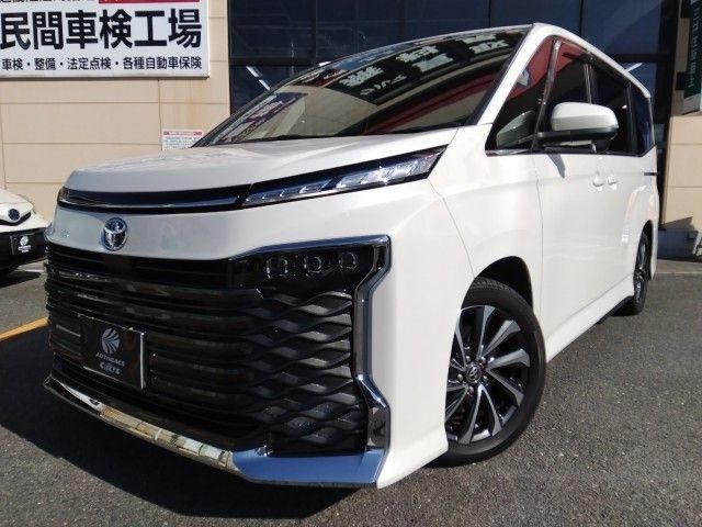TOYOTA / VOXY HYBRID