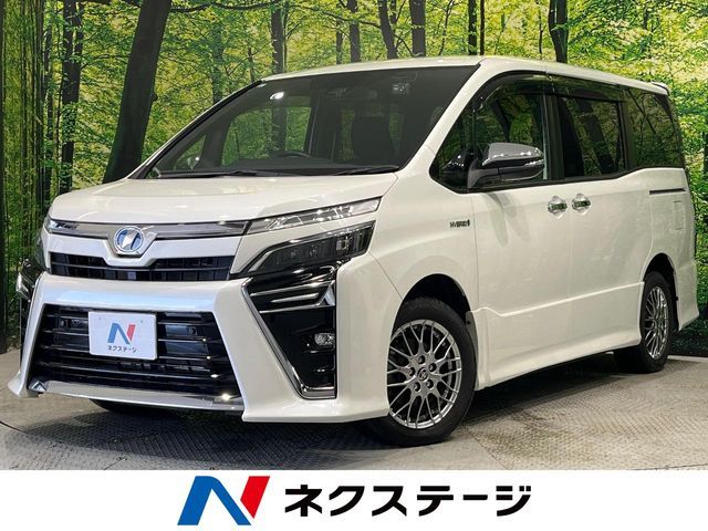TOYOTA / VOXY HYBRID