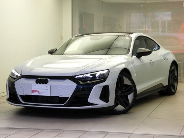 AUDI / AUDI RS e-tron GT