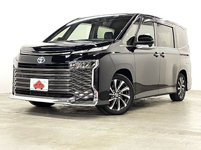 TOYOTA / VOXY HYBRID