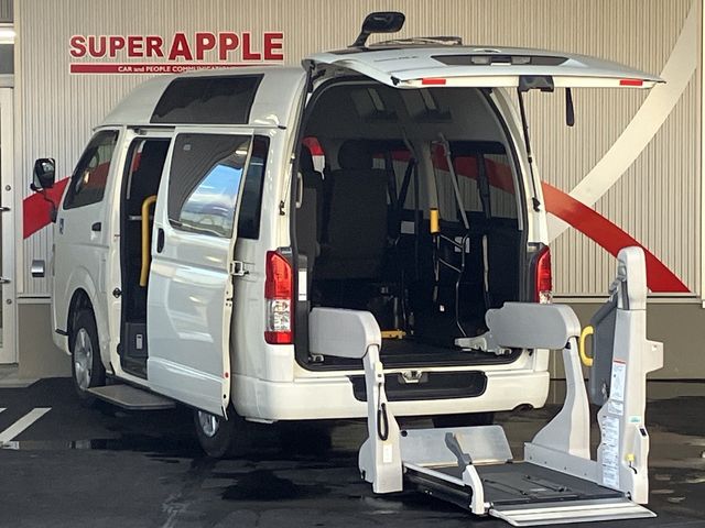 TOYOTA / REGIUSACE van 4WD