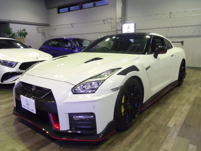 NISSAN / GT-R