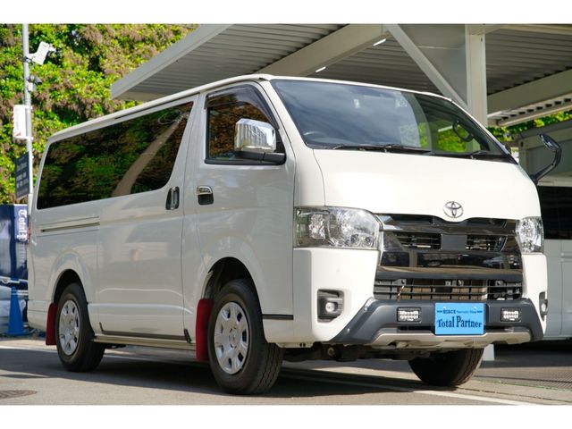 TOYOTA / HIACE van 4WD