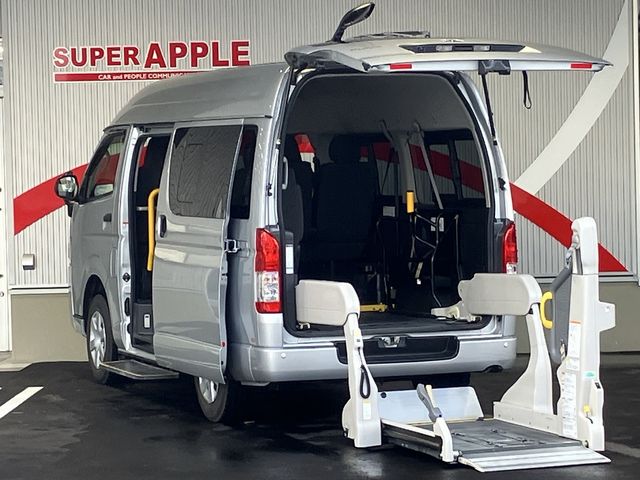 TOYOTA / HIACE van 4WD