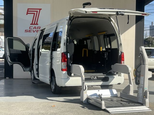 TOYOTA / REGIUSACE van 2WD