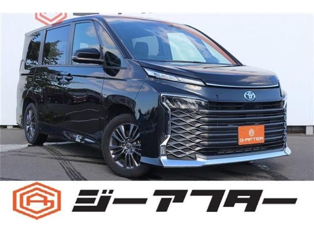 TOYOTA / VOXY HYBRID