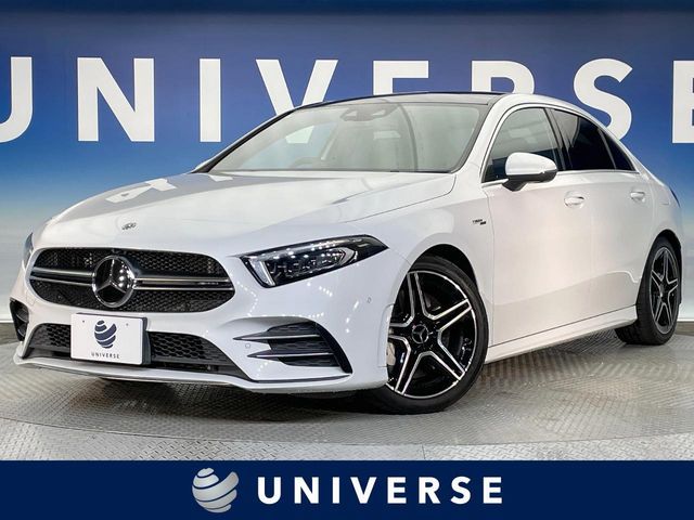 MERCEDES BENZ / MERCEDES AMG Aclass sedan