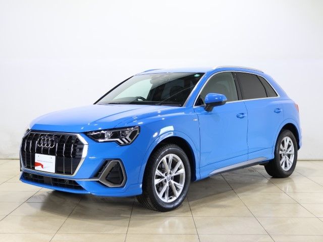 AUDI / AUDI Q3
