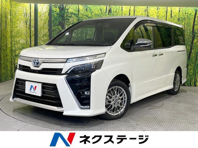TOYOTA / VOXY HYBRID