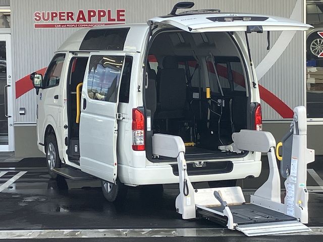 TOYOTA / HIACE van 4WD