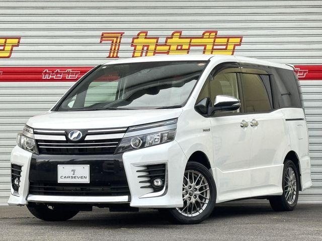 TOYOTA / VOXY HYBRID