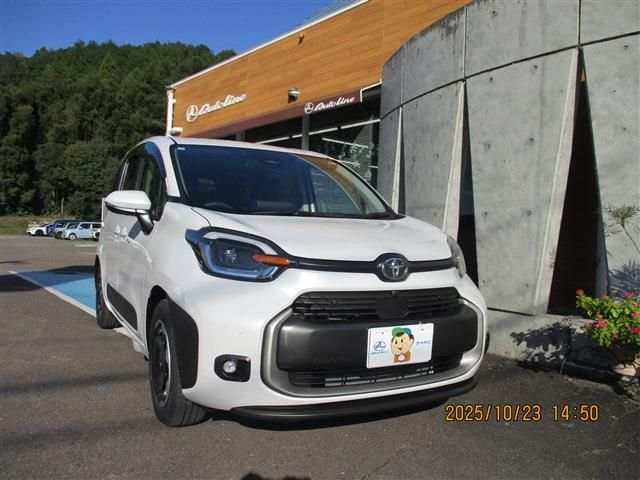 TOYOTA / SIENTA HYBRID