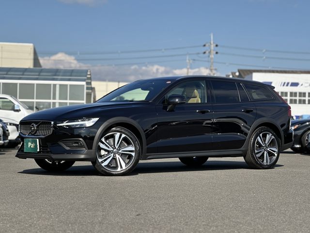 VOLVO / VOLVO V60 CROSS COUNTRY