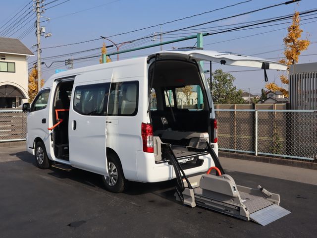 NISSAN / CARAVAN van 4WD