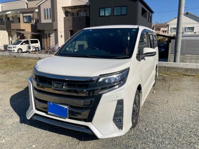 TOYOTA / NOAH
