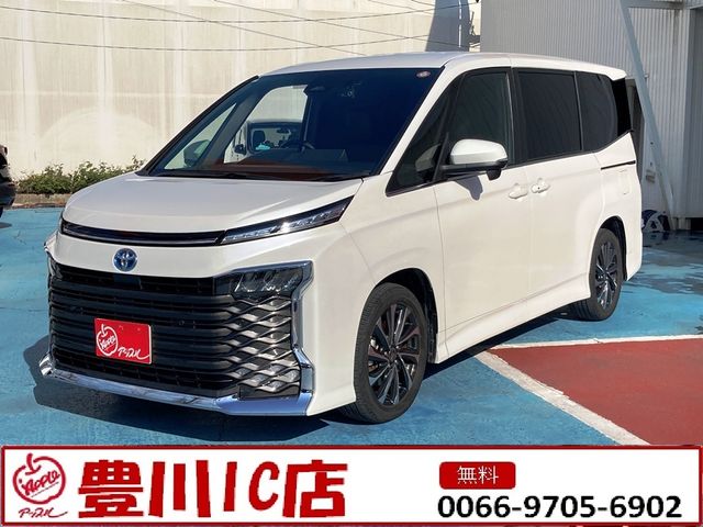 TOYOTA / VOXY HYBRID