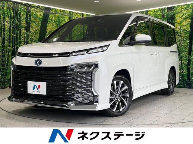 TOYOTA / VOXY HYBRID